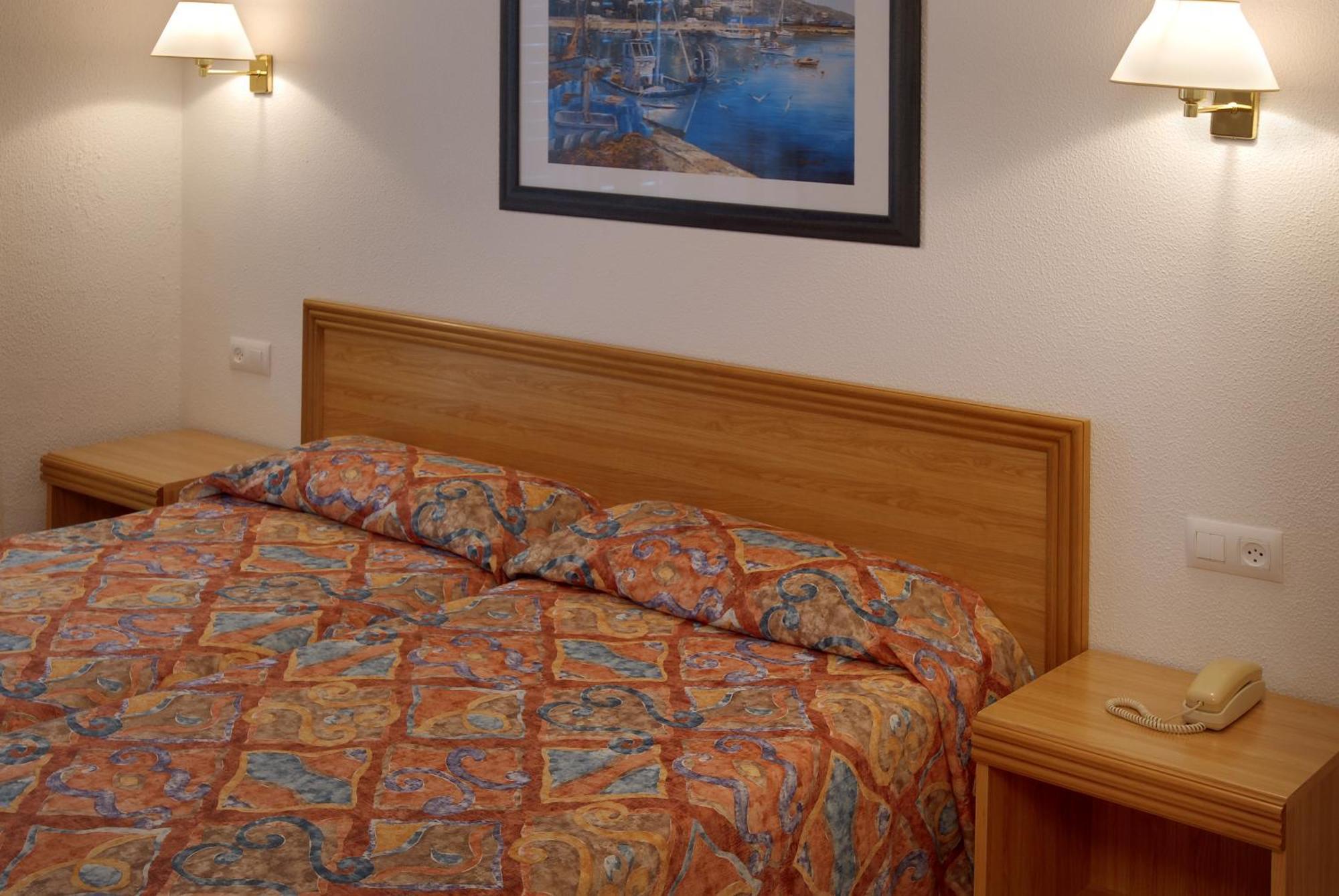 Hotel Sorrabona Pineda De Mar Habitación foto